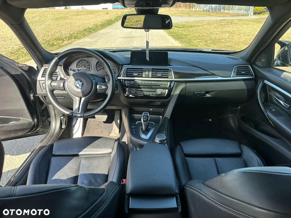BMW Seria 3 340i xDrive M Sport Shadow - 13