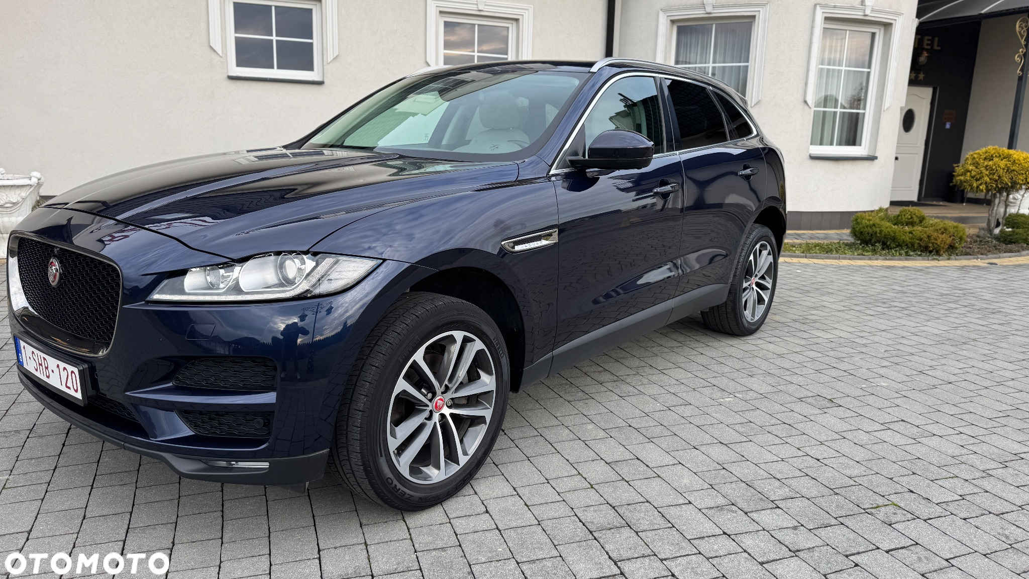 Jaguar F-Pace - 6