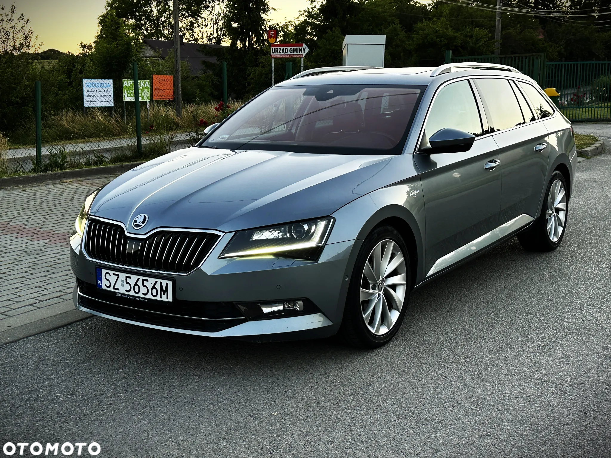 Skoda Superb Combi 2.0 TDI 4x4 DSG L&K - 10