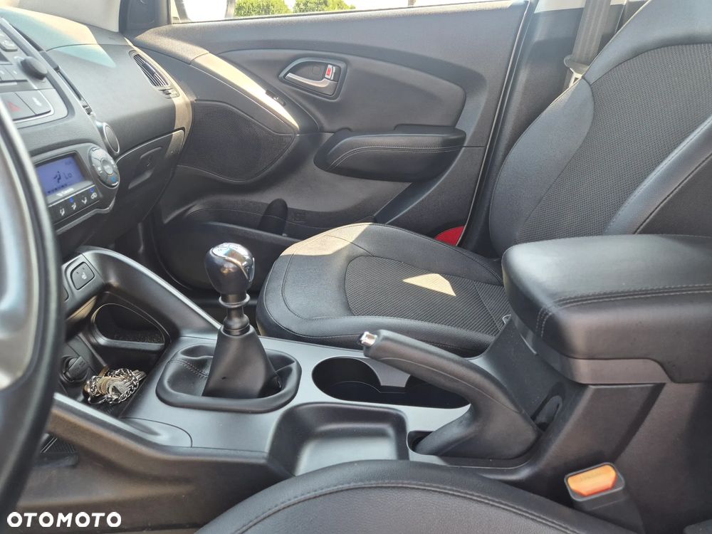 Hyundai ix35 blue 1.6 2WD Finale Silver - 24