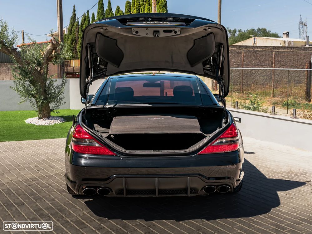 Mercedes-Benz SL 63 AMG Standard - 33