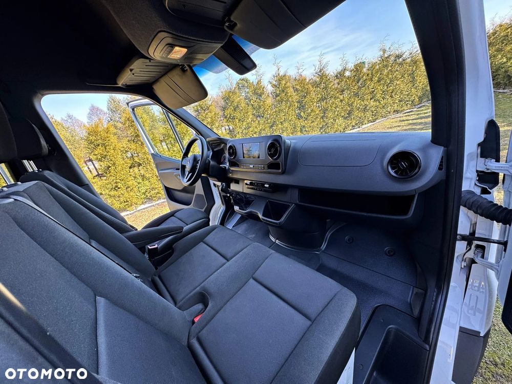 Mercedes-Benz Sprinter - 8