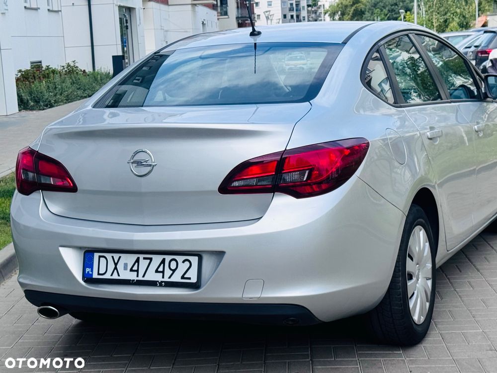 Opel Astra IV 1.4 T Business S&S - 9