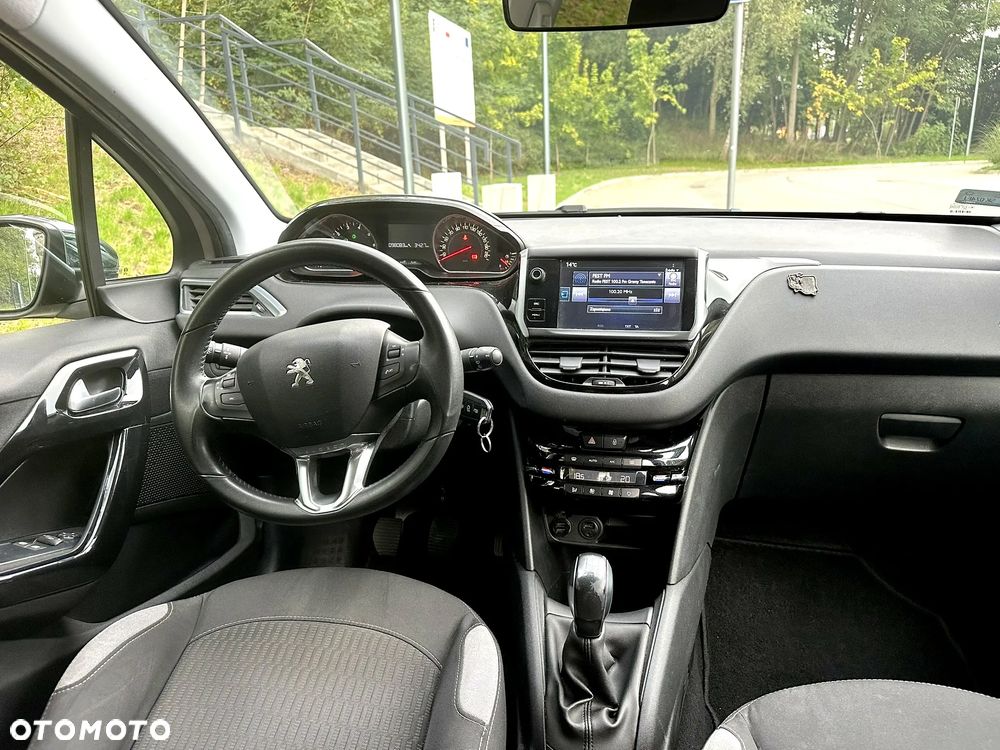 Peugeot 208 1.2 PureTech Style - 4