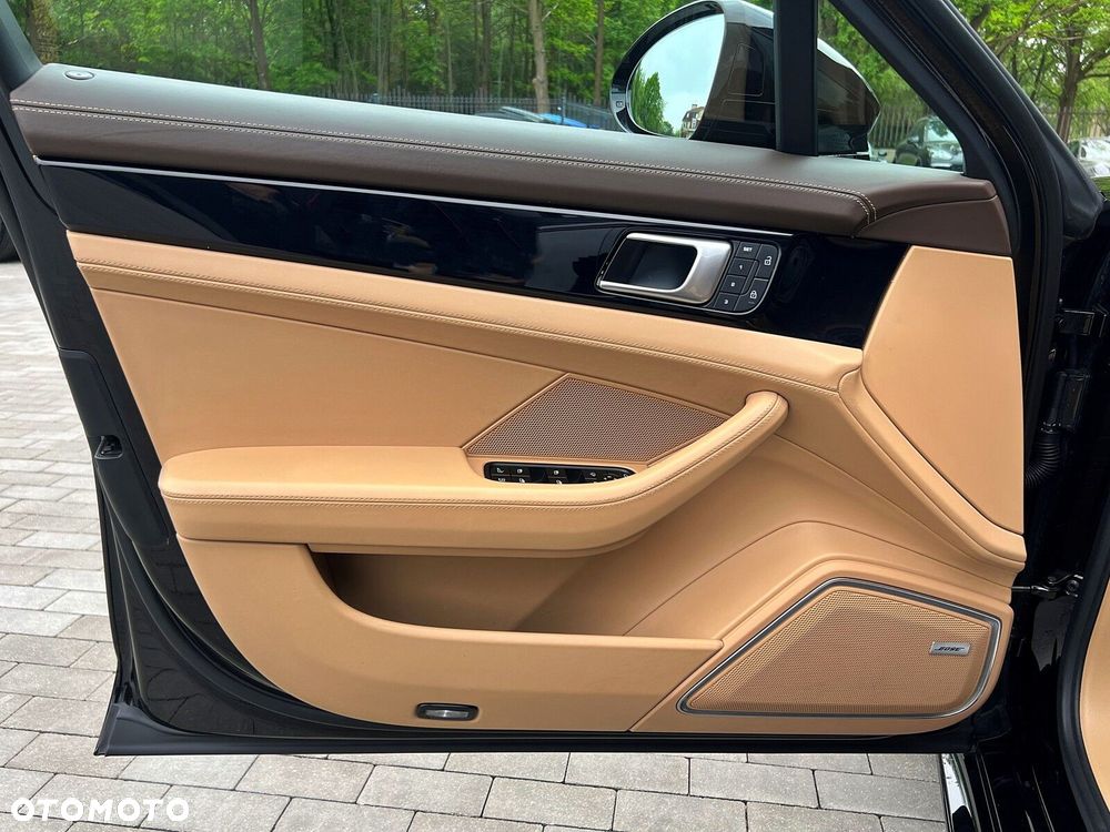 Porsche Panamera - 12