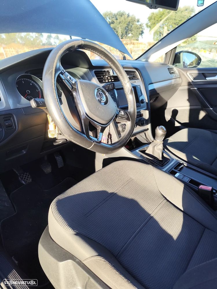 VW Golf Variant 1.6 TDi Confortline - 17