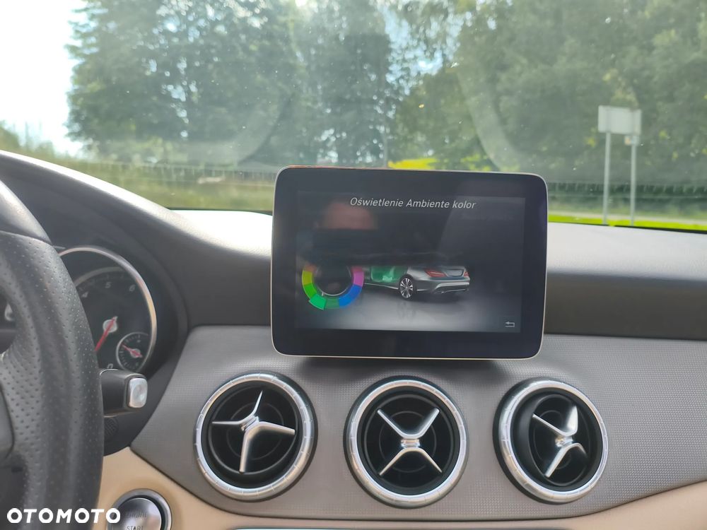 Mercedes-Benz CLA 250 Sport 7G-DCT - 18