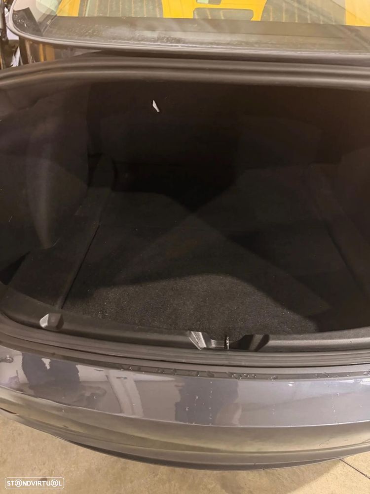 Tesla Model 3 Standard Range Plus RWD — fotografia 15