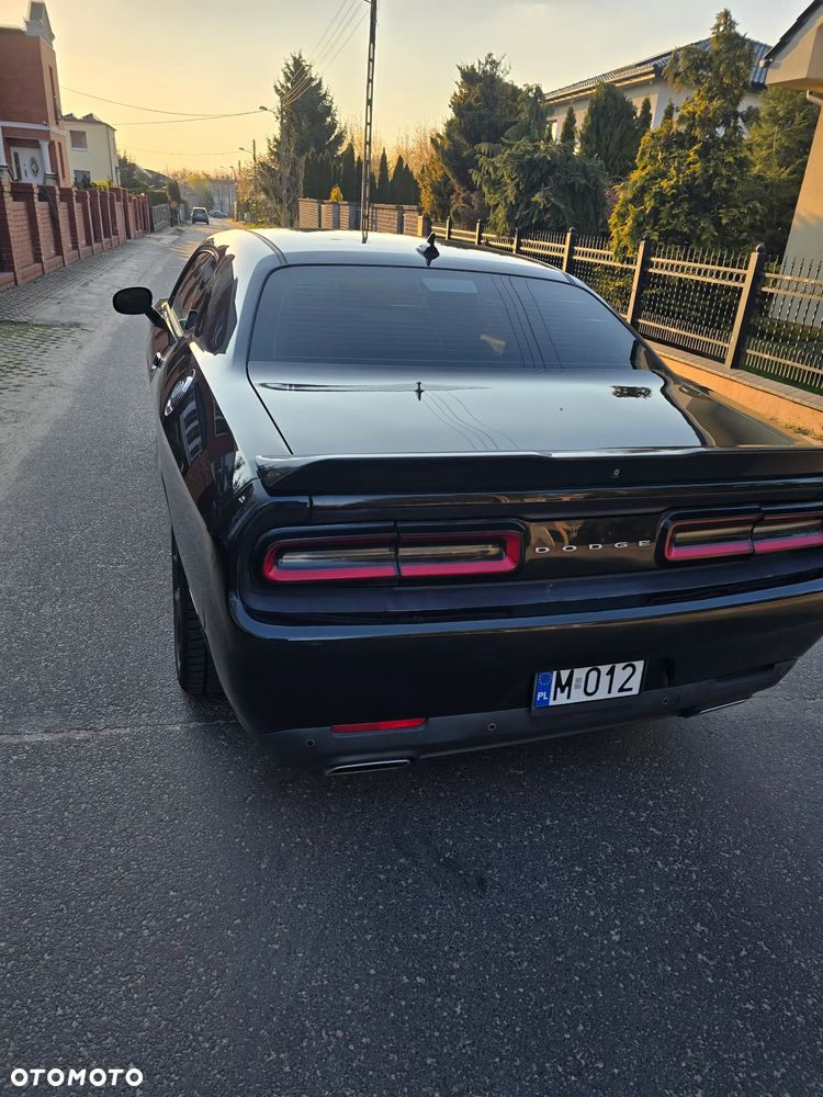Dodge Challenger 3.6 SXT Plus - 11