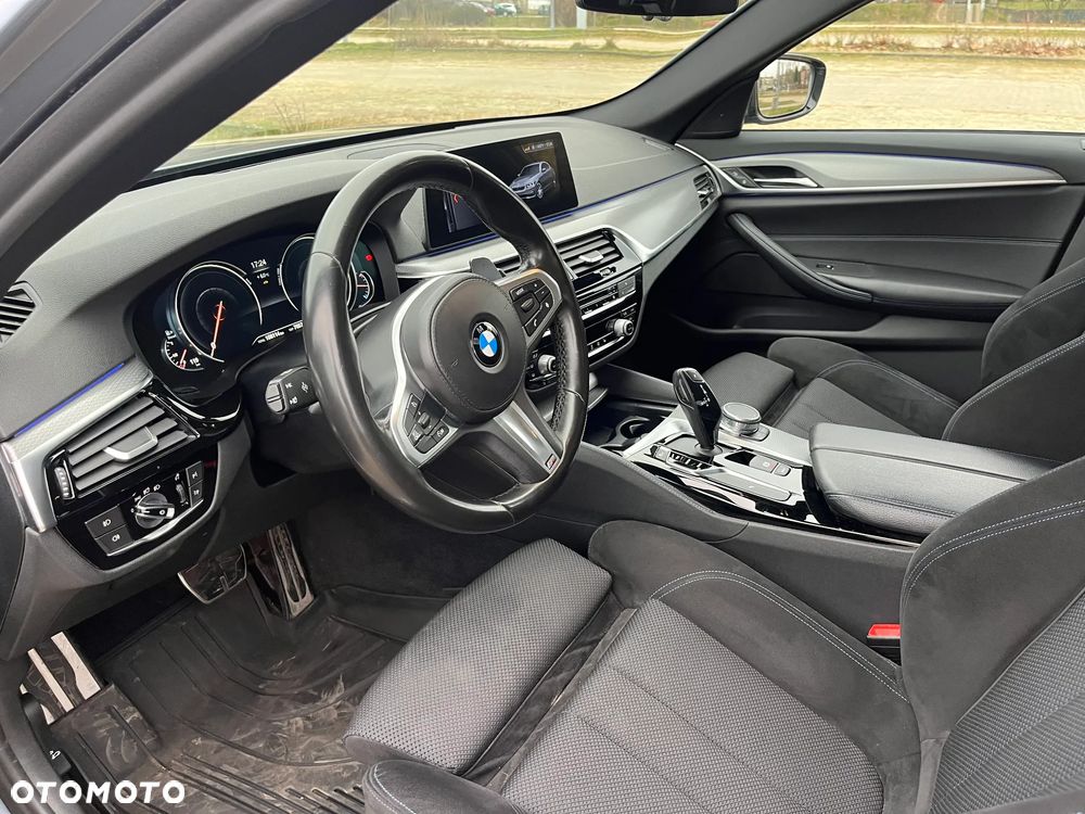 BMW Seria 5 520d xDrive - 16