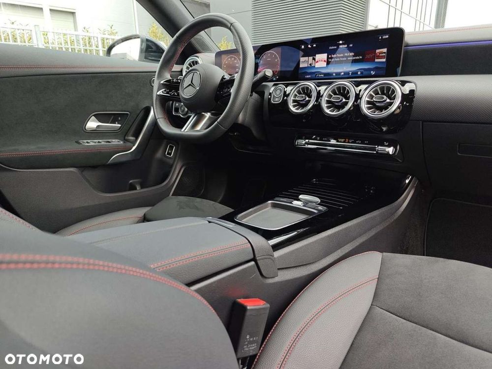 Mercedes-Benz CLA - 16