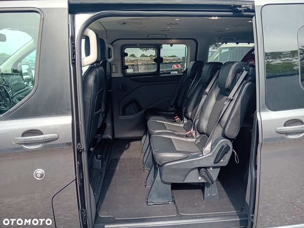 Ford Tourneo Custom - 9