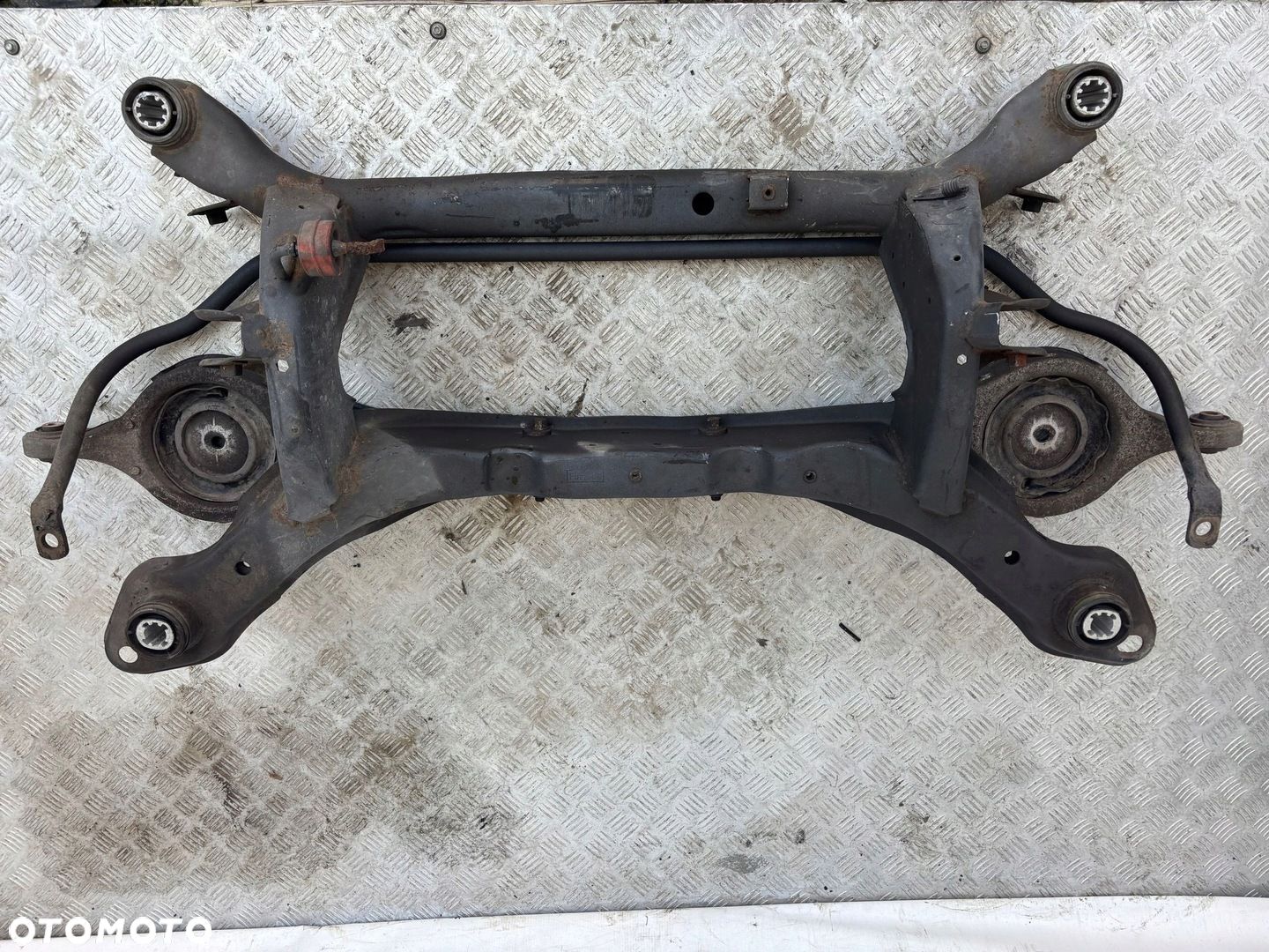 SANKI TYLNE BELKA VOLVO V60 11- - 1