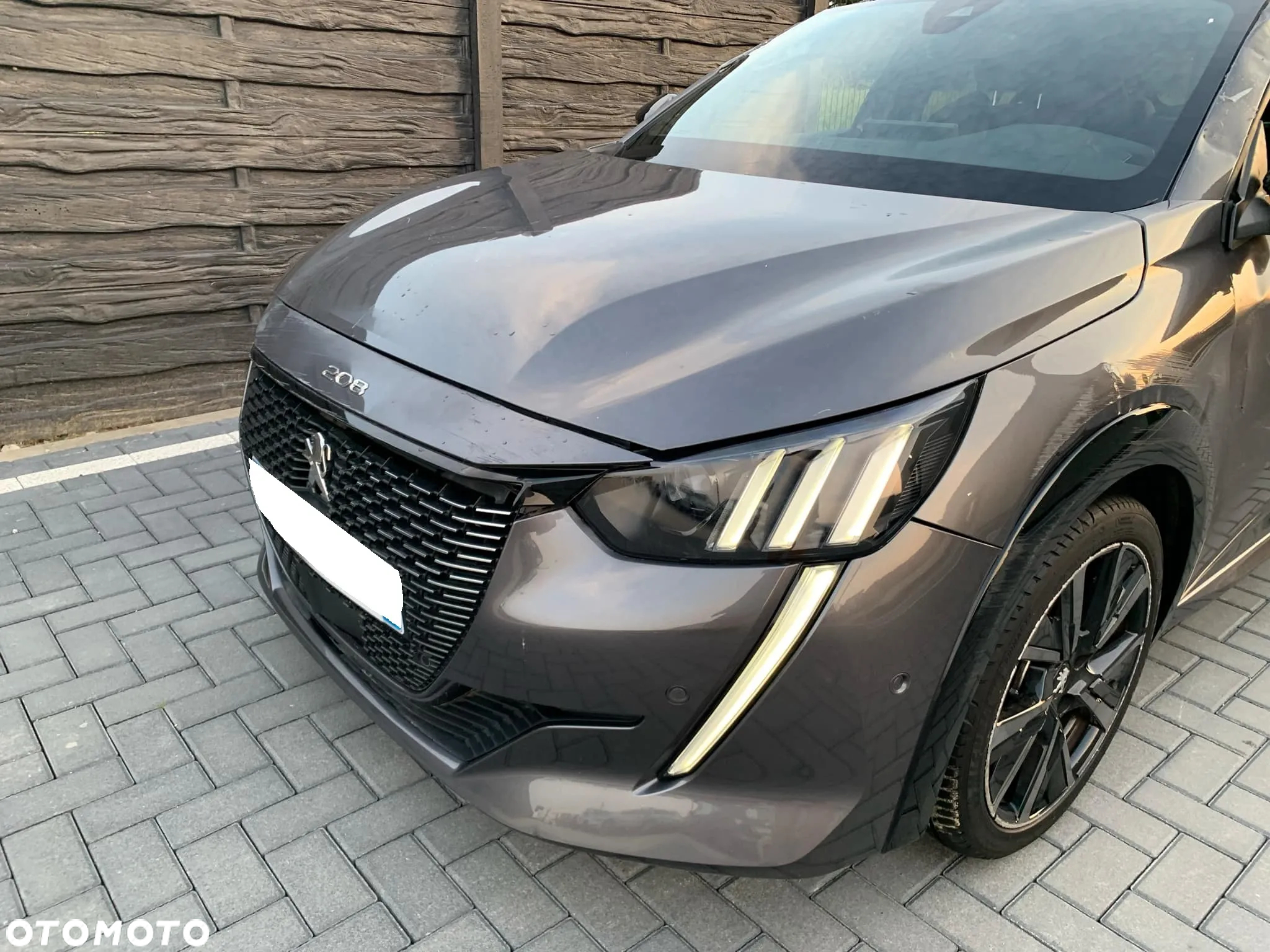Peugeot 208 PureTech 100 EAT8 GT - 30