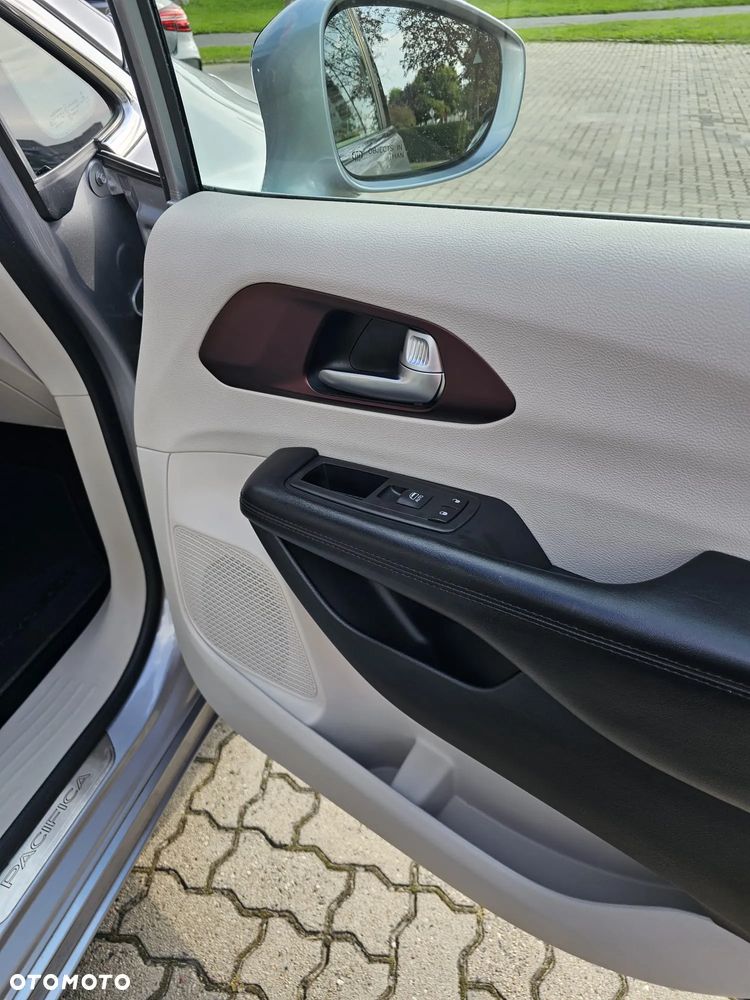 Chrysler Pacifica - 17