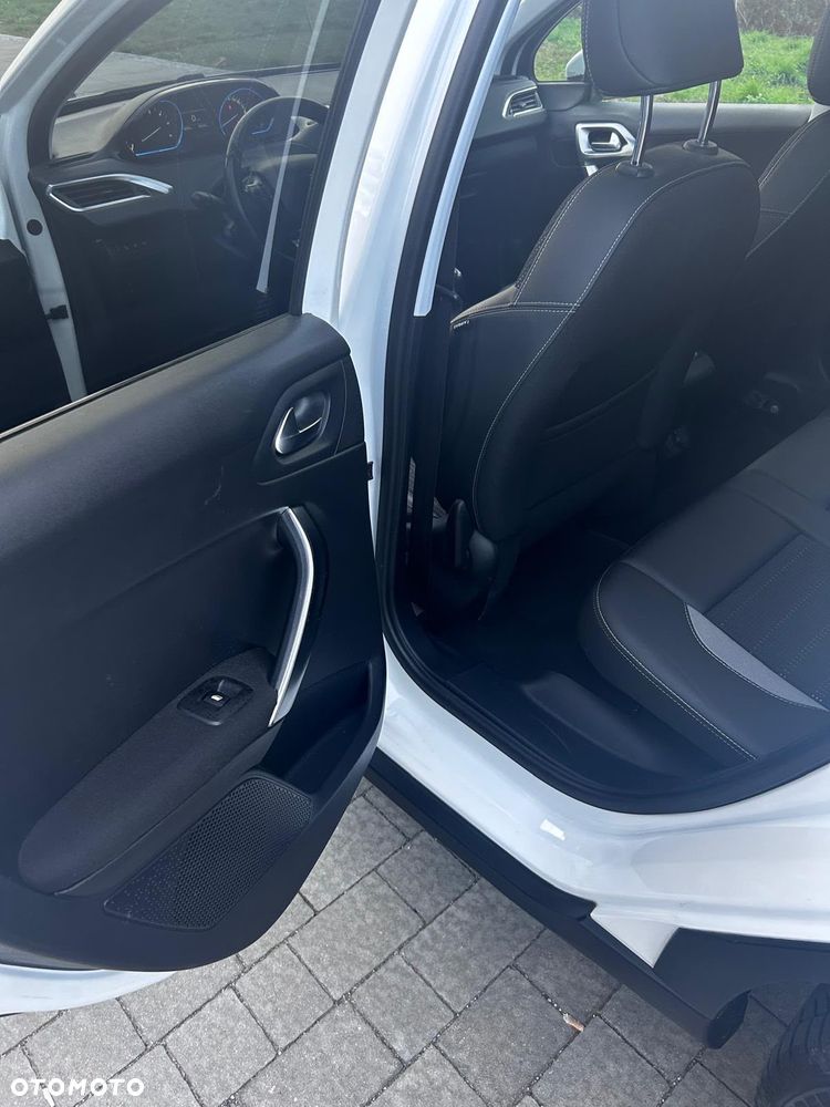 Peugeot 2008 Blue-HDi FAP 100 STOP & START Style - 10