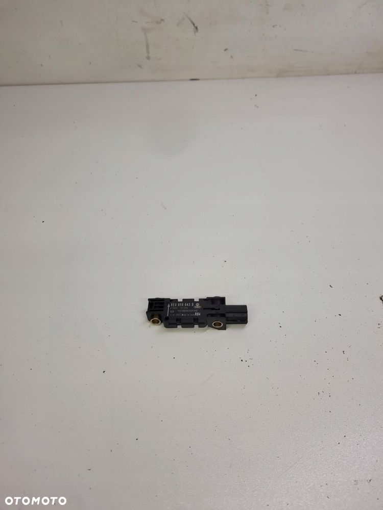 CZUJNIK UDERZENIOWY AUDI A4 B6 B7 8E0959643B - 1