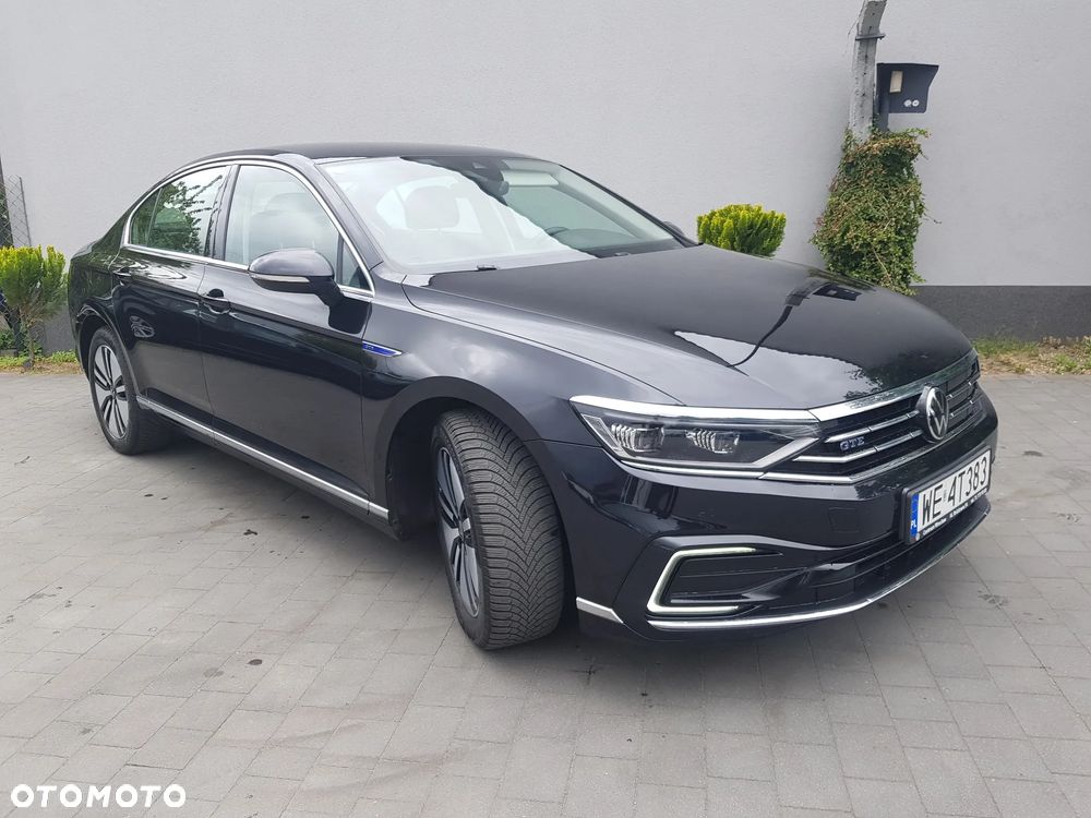 Volkswagen Passat - 2