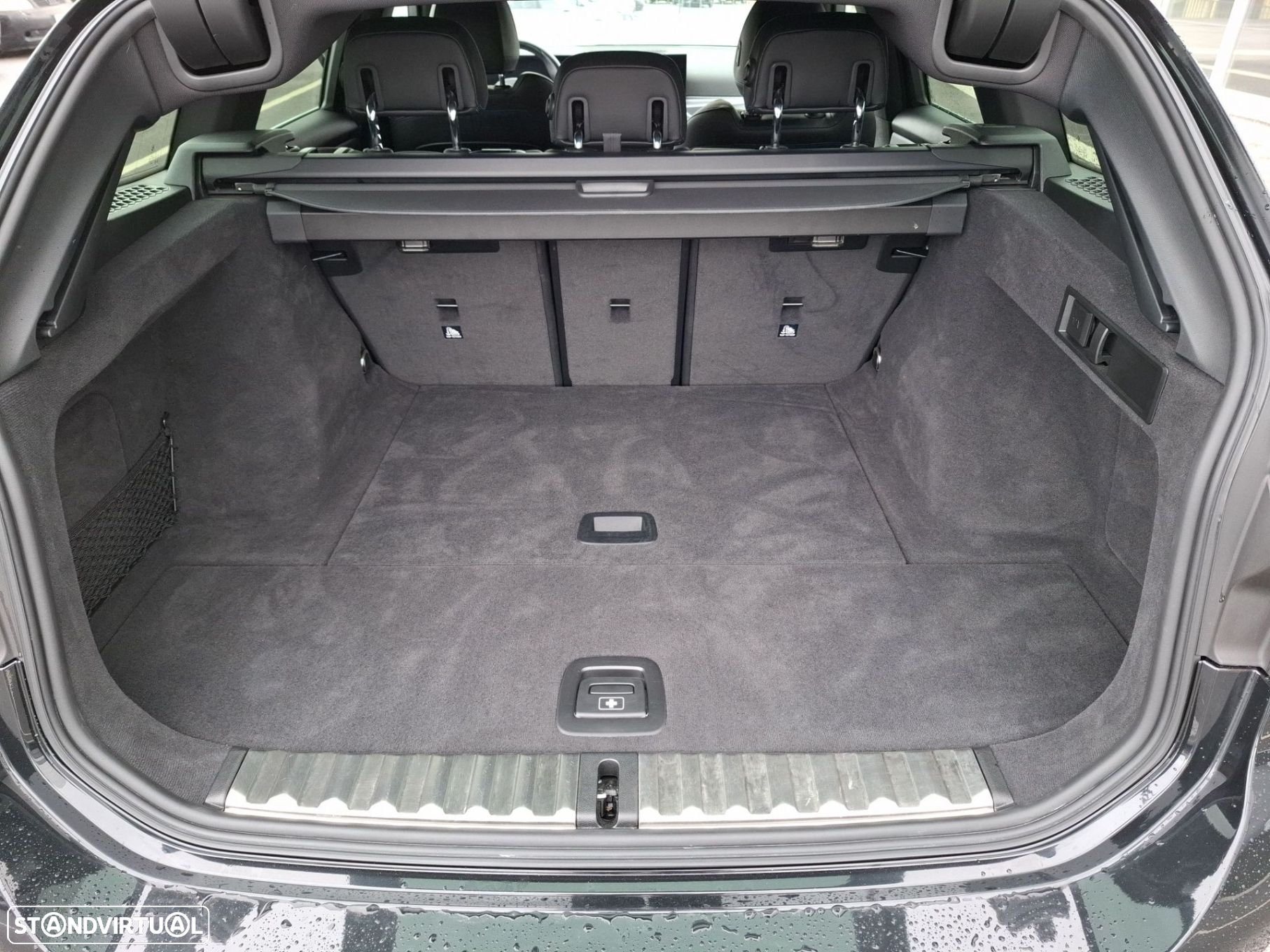BMW 320 d Touring Pack Desportivo M Auto - 27
