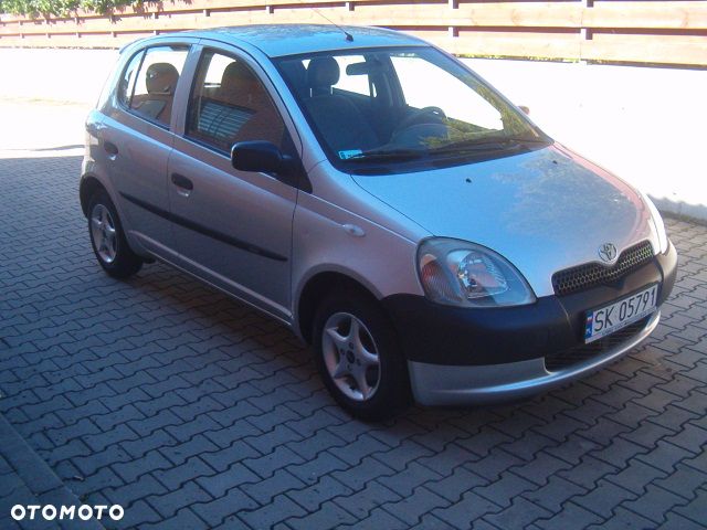 Toyota Yaris - 1