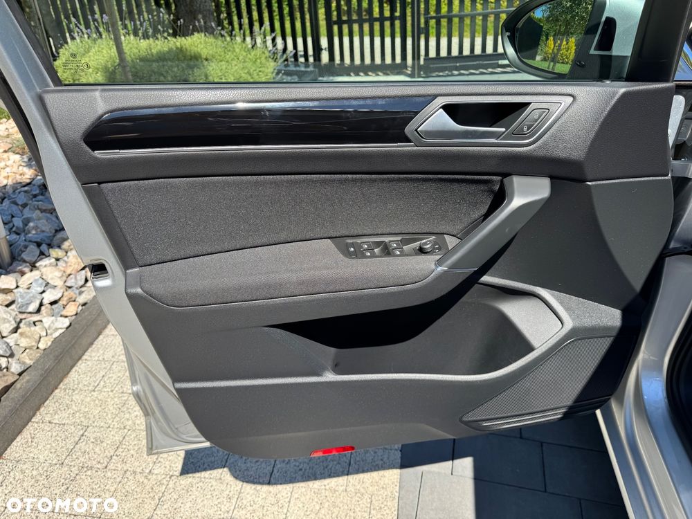 Volkswagen Touran - 7