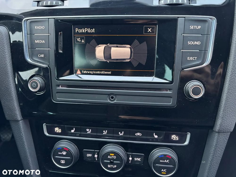 Volkswagen Golf 1.2 TSI BlueMotion Technology Cup - 29