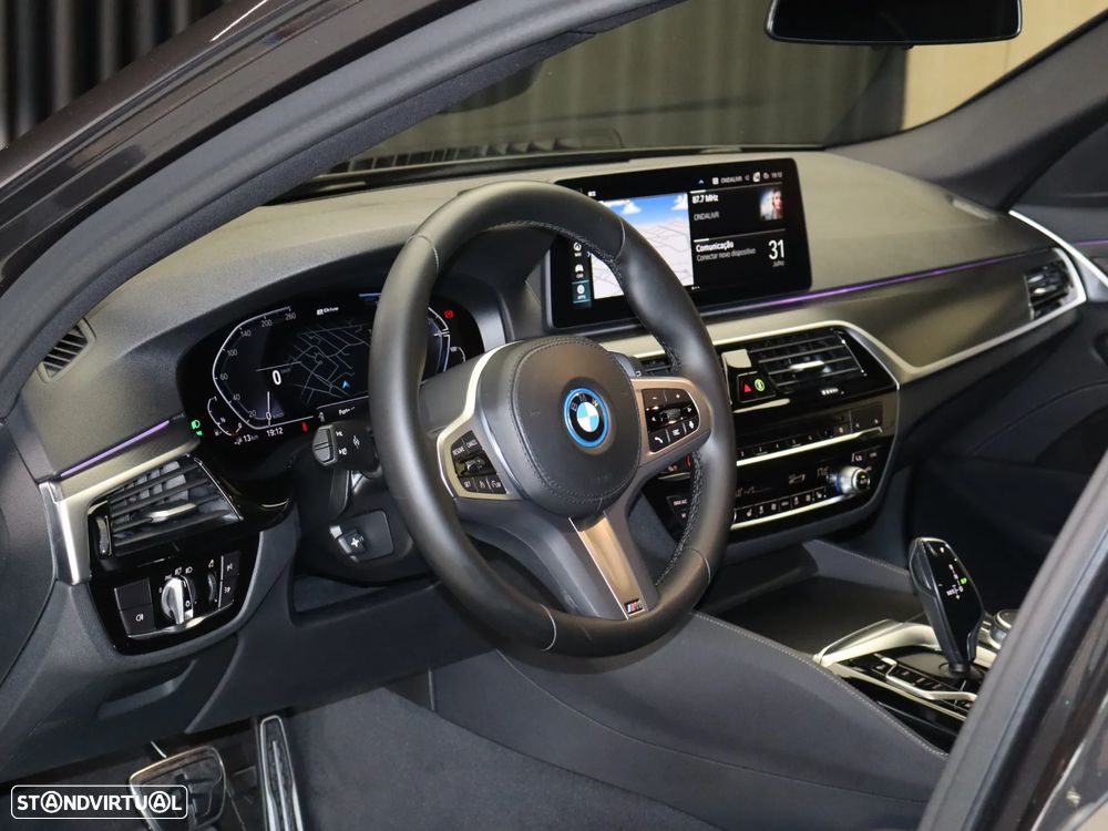BMW 530 e Pack Desportivo M - 21