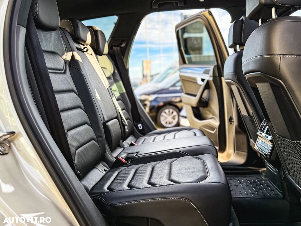 Volkswagen Touareg V6 TDI 4MOTION R-Line - 18