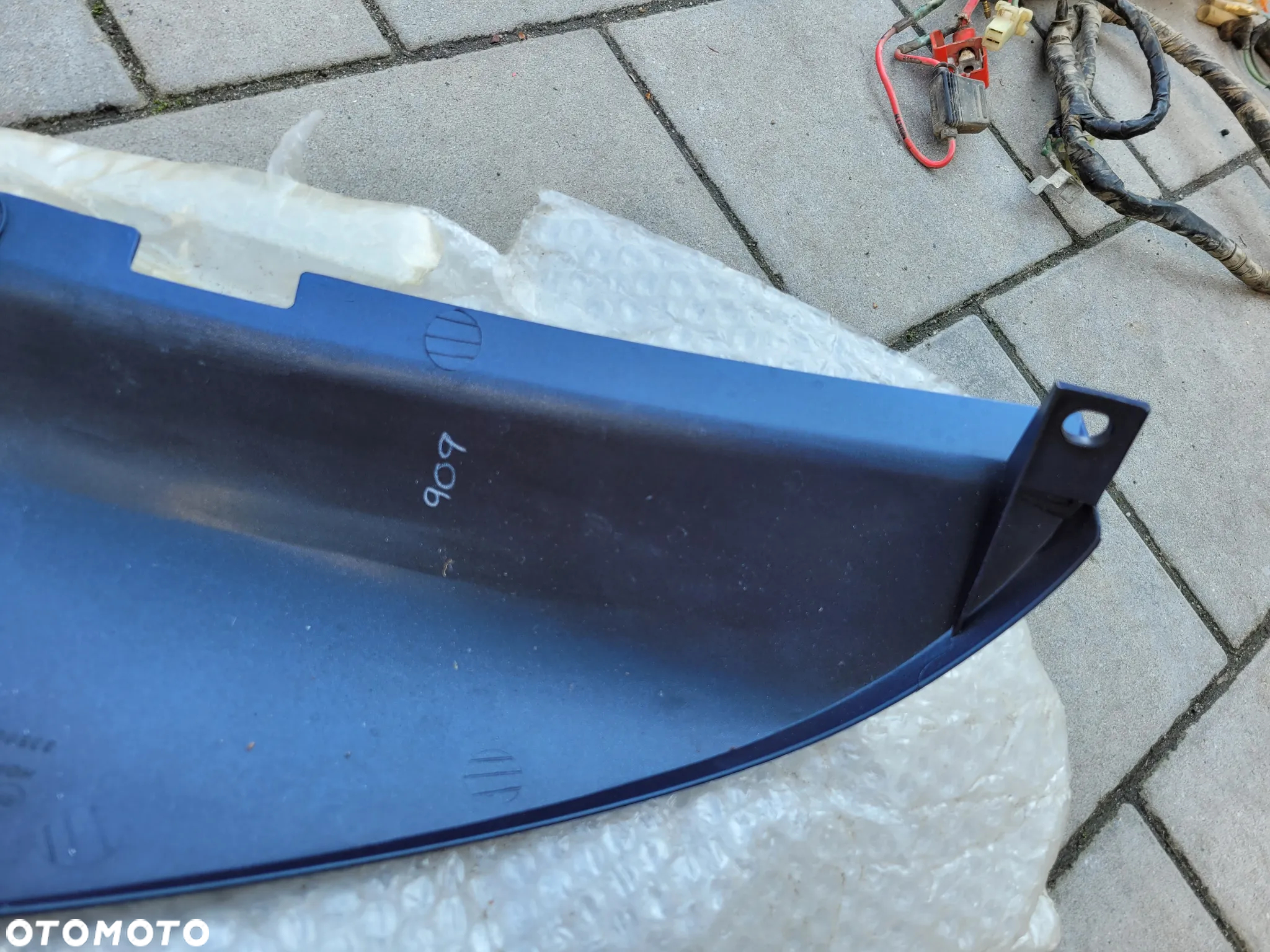 Owiewka, osłona prawa, bok, boczek prawy Honda XL 125 XL125 Varadero 125 - 17