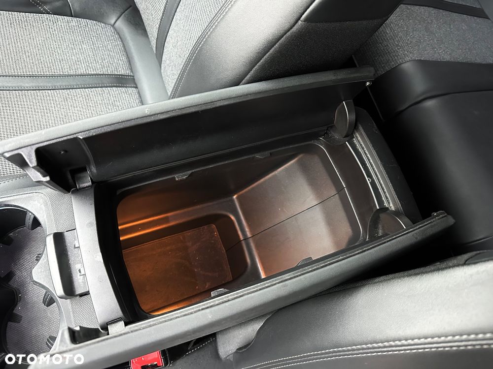 Peugeot 3008 1.5 BlueHDi Allure Pack S&S EAT8 - 22