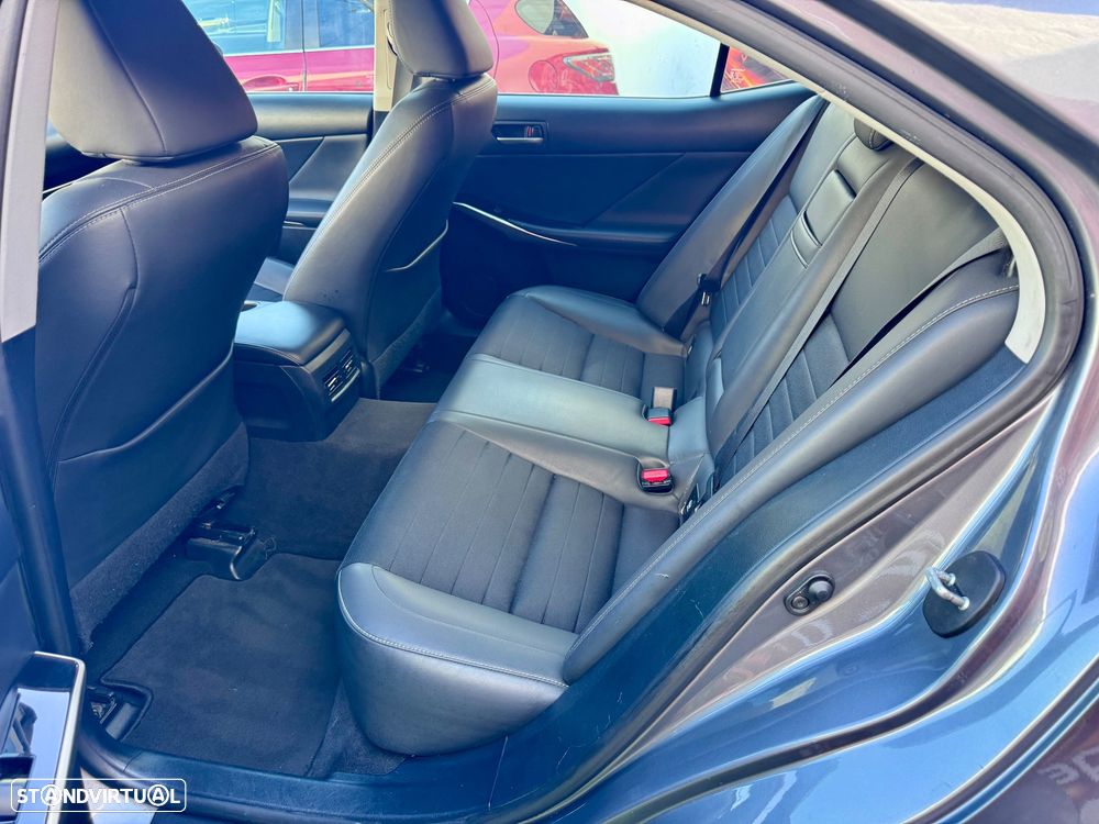 Lexus IS 300H Executive+ - 25