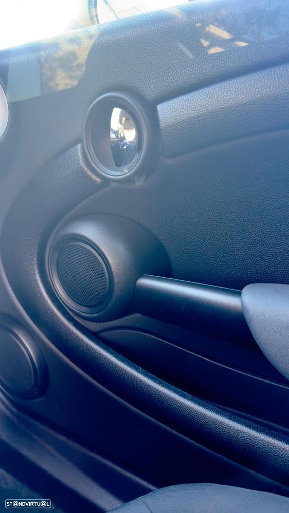 MINI 3 Portas One D - 14