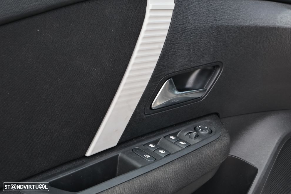 Citroën C4 1.2 PureTech Plus EAT8 - 16