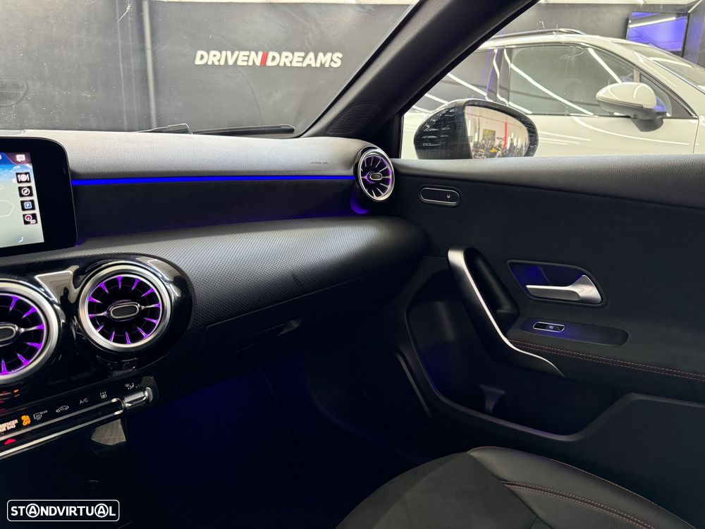 Mercedes-Benz A 250 Limousine e 8G-DCT AMG Line - 12