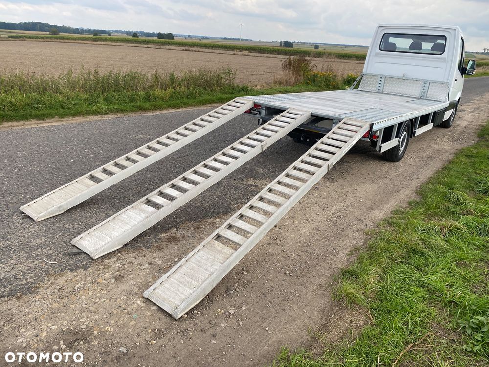 Mercedes-Benz Sprinter - 10