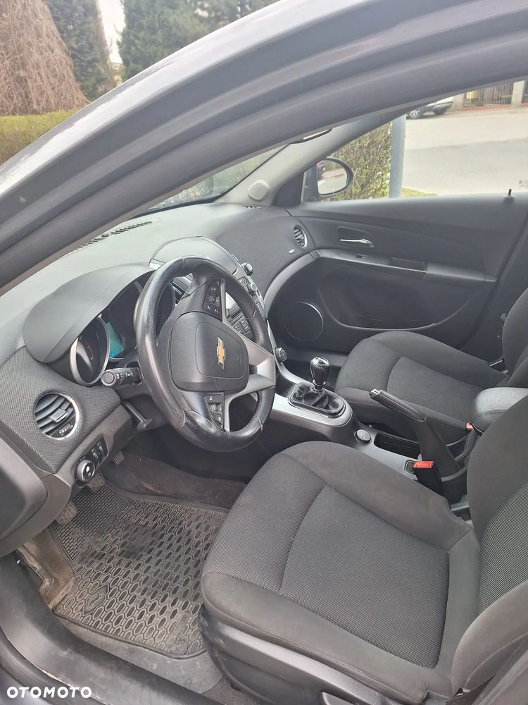 Chevrolet Cruze - 14