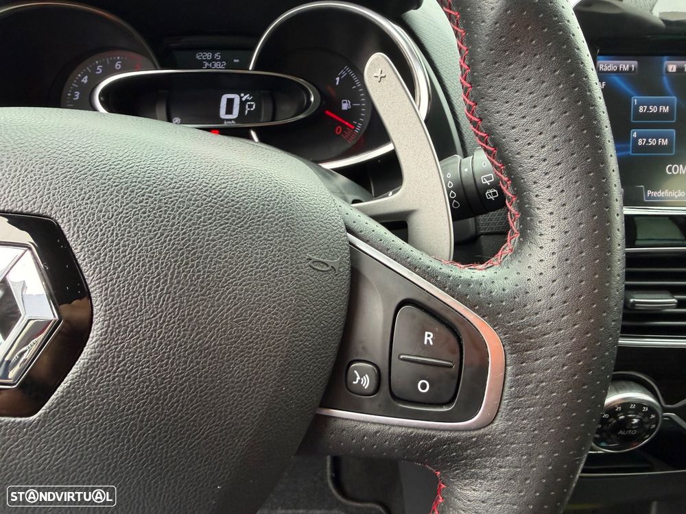 Renault Clio TCe 220 EDC R.S. Trophy - 30