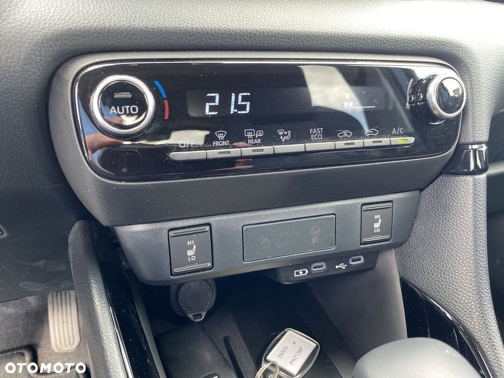 Toyota Yaris Hybrid 1.5 Style - 16