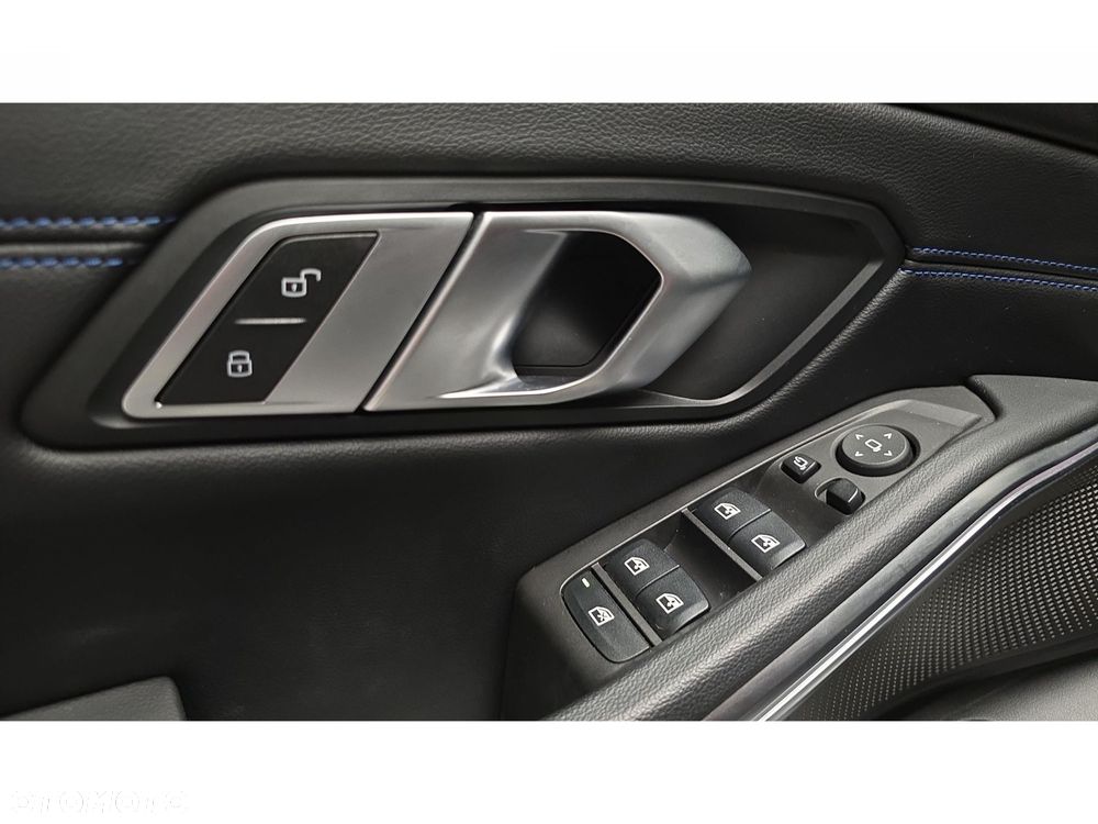 BMW Seria 3 320d xDrive mHEV M Sport - 29