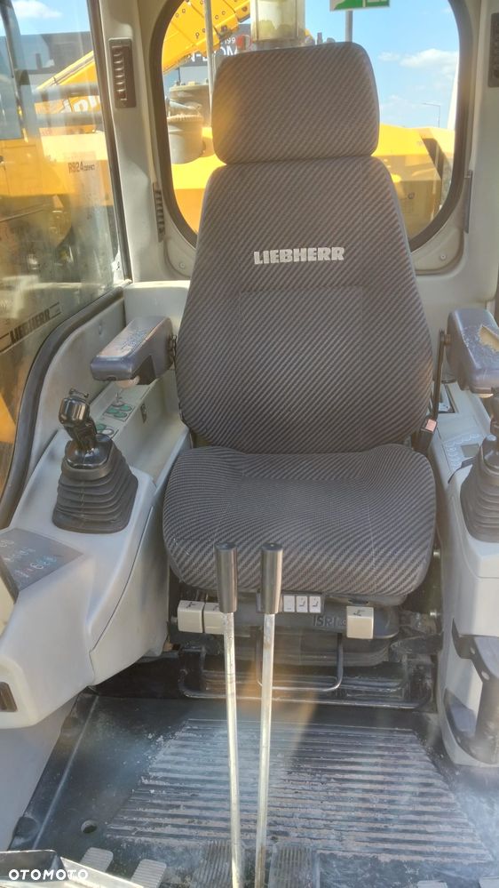 Liebherr Compact 924 - 11