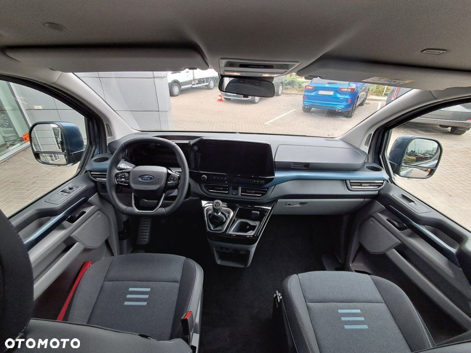 Ford Tourneo Custom - 15