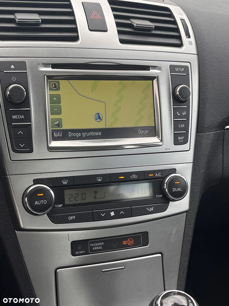 Toyota Avensis 1.6 Premium - 33
