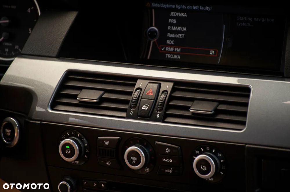 BMW Seria 5 525d - 23