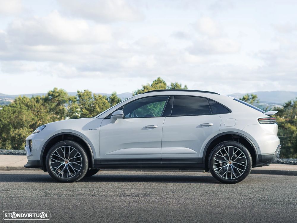 Porsche Macan Electric - 4