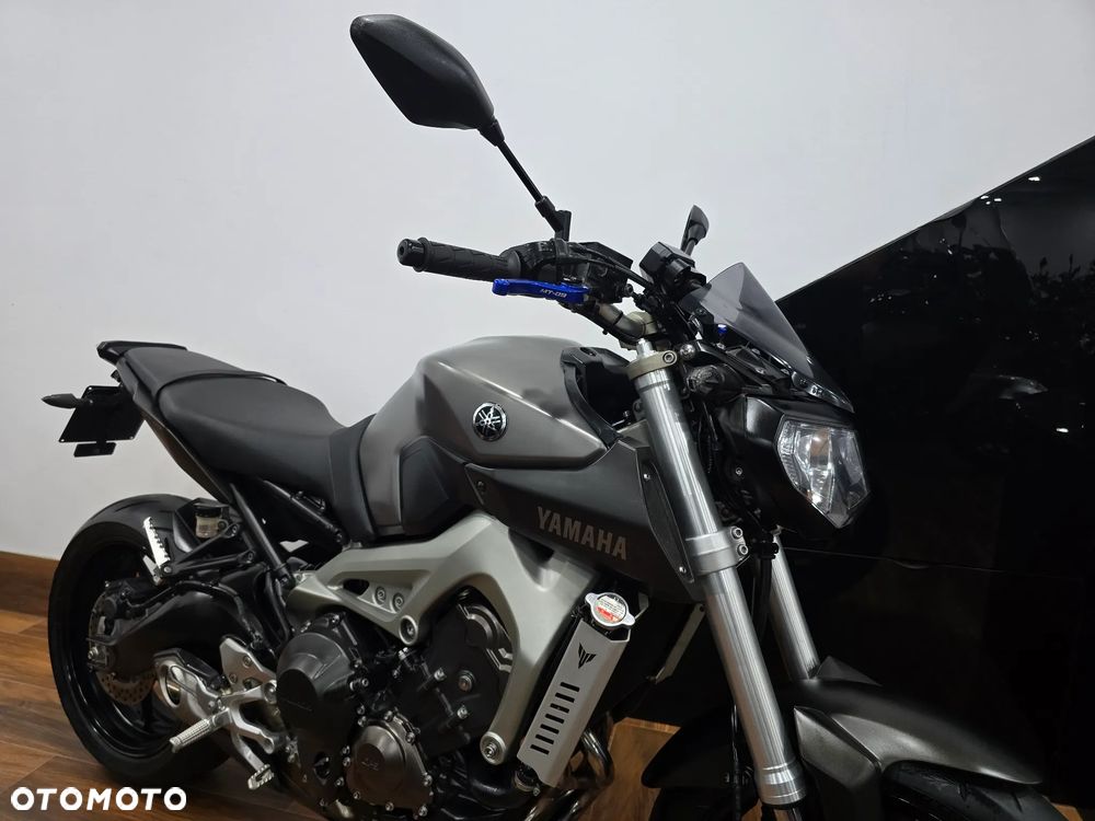 Yamaha MT - 33