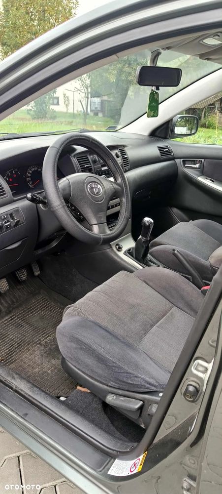 Toyota Corolla 2.0 D-4D Executive - 9