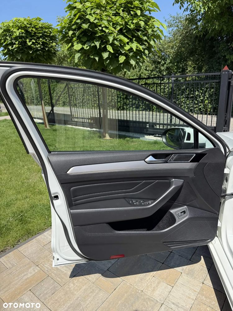 Volkswagen Passat 2.0 TSI Elegance DSG - 20