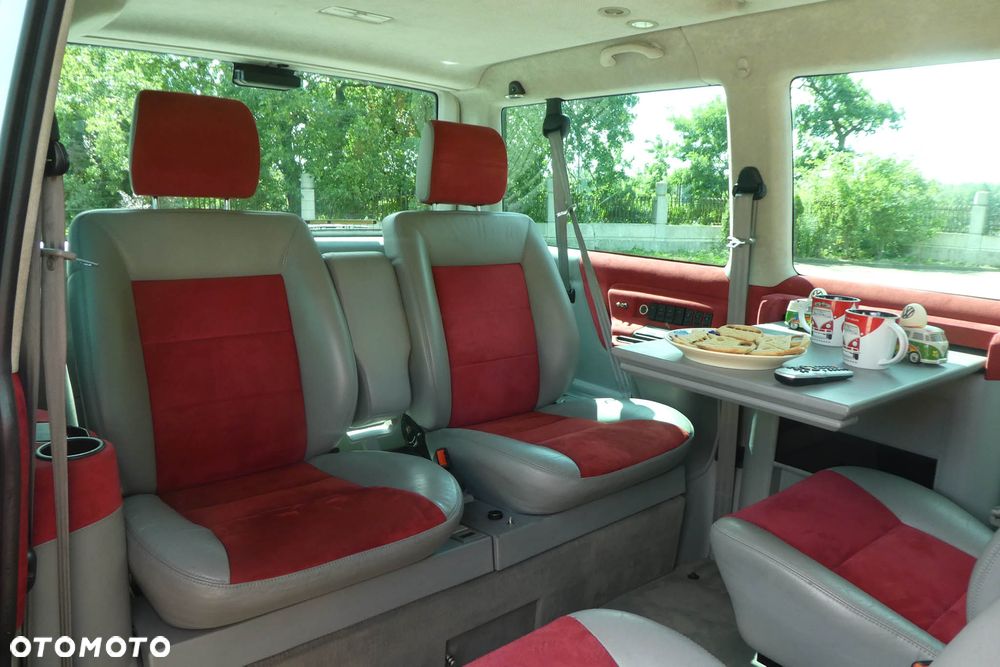 Volkswagen Caravelle - 23