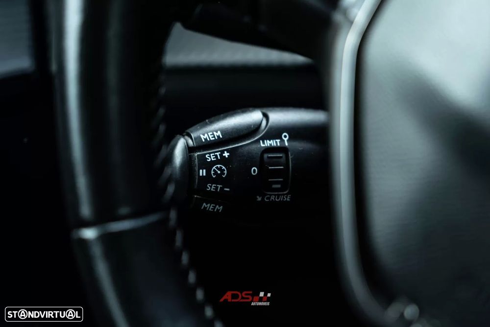 Peugeot 208 1.2 PureTech Allure - 18