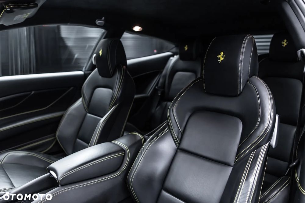 Ferrari FF - 17